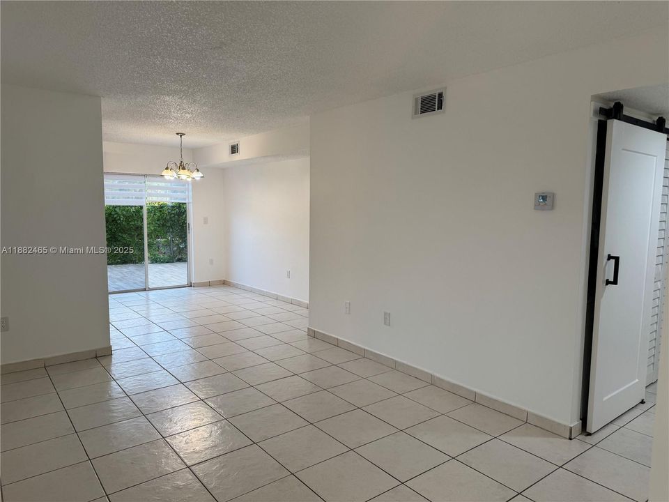 Active With Contract: $337,000 (3 beds, 2 baths, 1130 Square Feet)