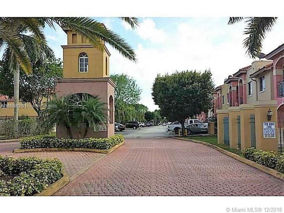 Active With Contract: $337,000 (3 beds, 2 baths, 1130 Square Feet)