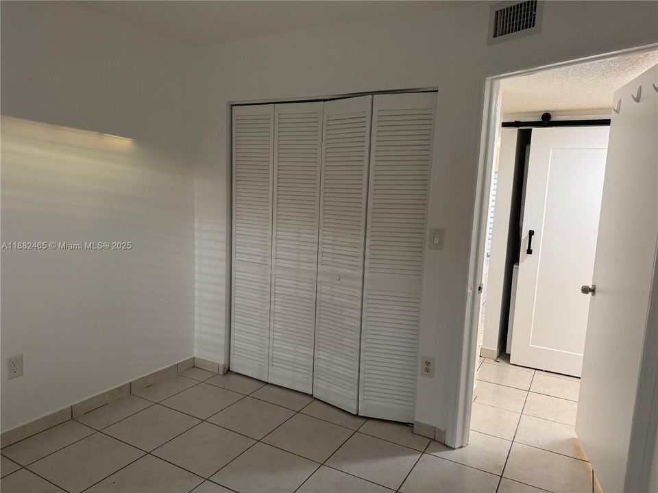 Active With Contract: $337,000 (3 beds, 2 baths, 1130 Square Feet)