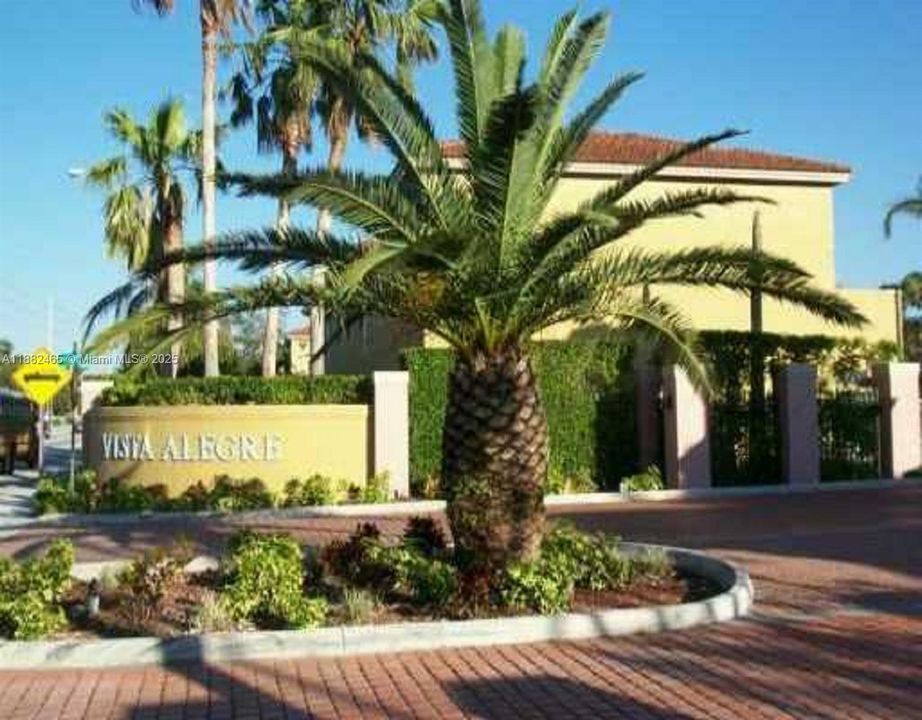 Active With Contract: $337,000 (3 beds, 2 baths, 1130 Square Feet)