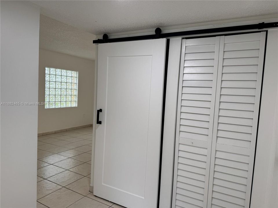 Active With Contract: $337,000 (3 beds, 2 baths, 1130 Square Feet)