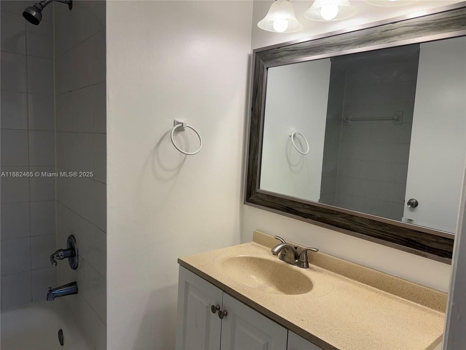 Active With Contract: $337,000 (3 beds, 2 baths, 1130 Square Feet)