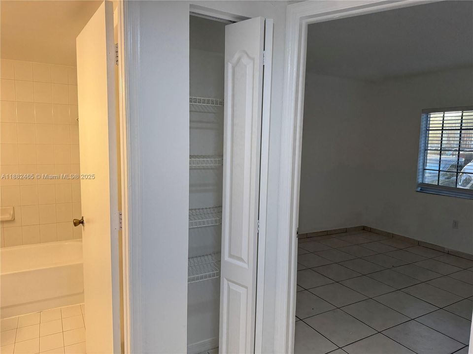 Active With Contract: $337,000 (3 beds, 2 baths, 1130 Square Feet)