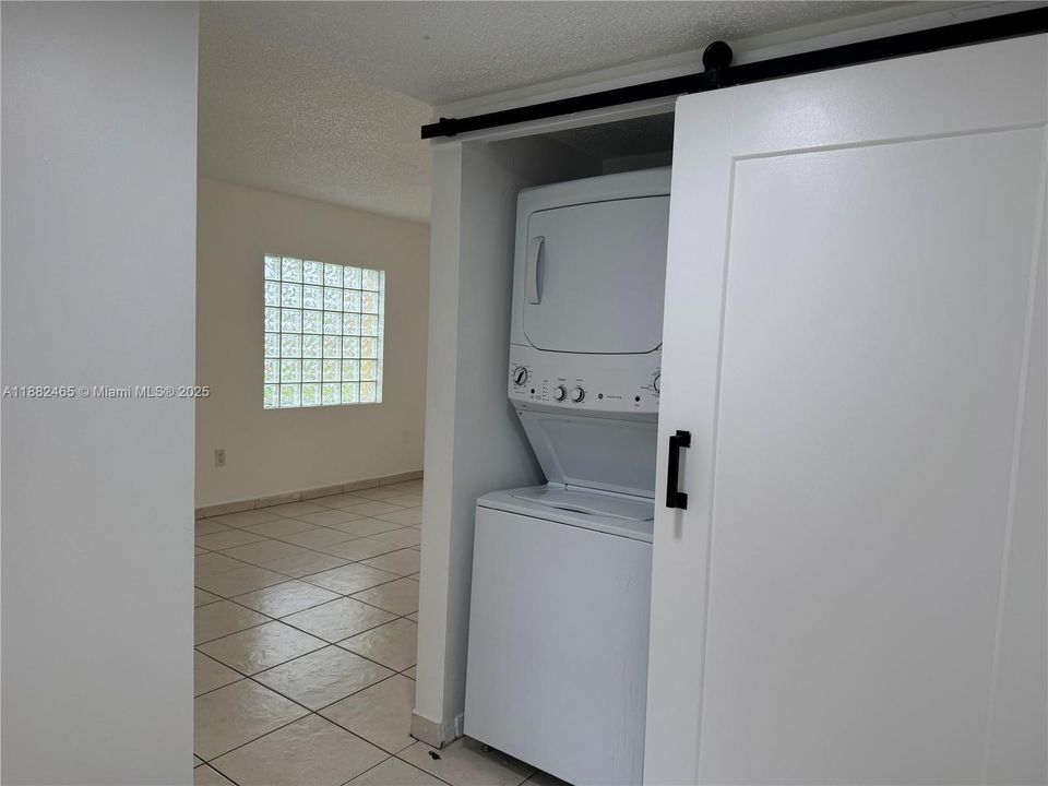 Active With Contract: $337,000 (3 beds, 2 baths, 1130 Square Feet)