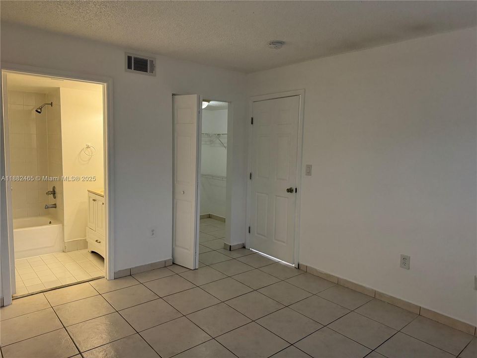 Active With Contract: $337,000 (3 beds, 2 baths, 1130 Square Feet)