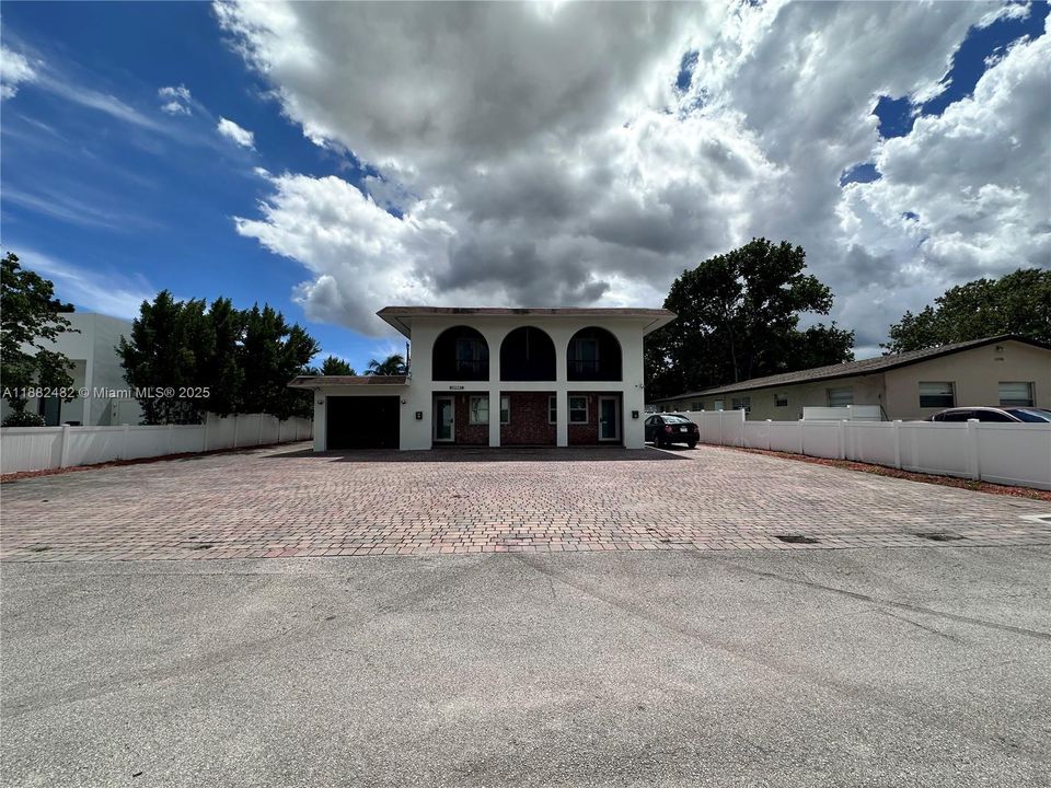 For Sale: $978,000 (0 beds, 0 baths, 3397 Square Feet)