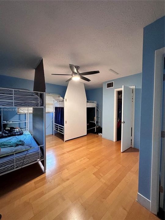 For Sale: $978,000 (0 beds, 0 baths, 3397 Square Feet)