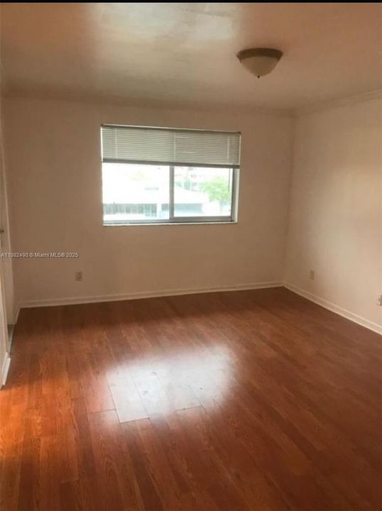 Activo con contrato: $2,500 (2 camas, 2 baños, 1038 Pies cuadrados)