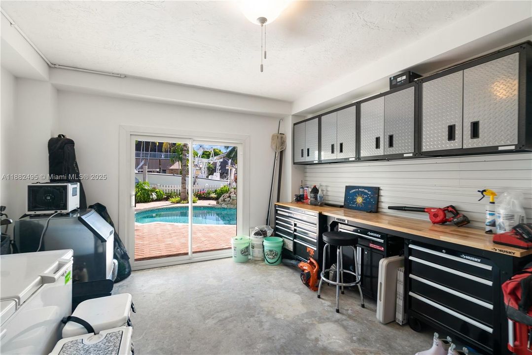 待售: $2,399,000 (3 贝兹, 3 浴室, 1858 平方英尺)