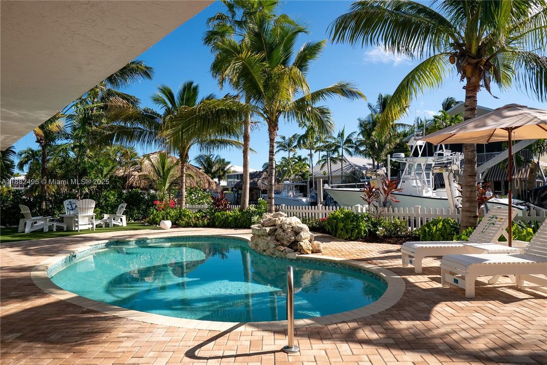 待售: $2,399,000 (3 贝兹, 3 浴室, 1858 平方英尺)