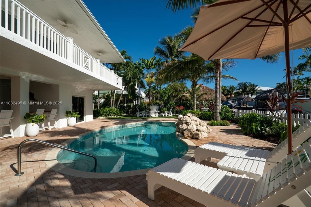 待售: $2,399,000 (3 贝兹, 3 浴室, 1858 平方英尺)