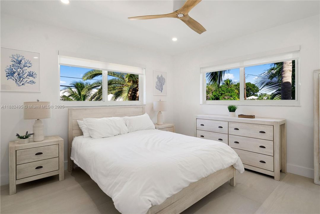 待售: $2,399,000 (3 贝兹, 3 浴室, 1858 平方英尺)