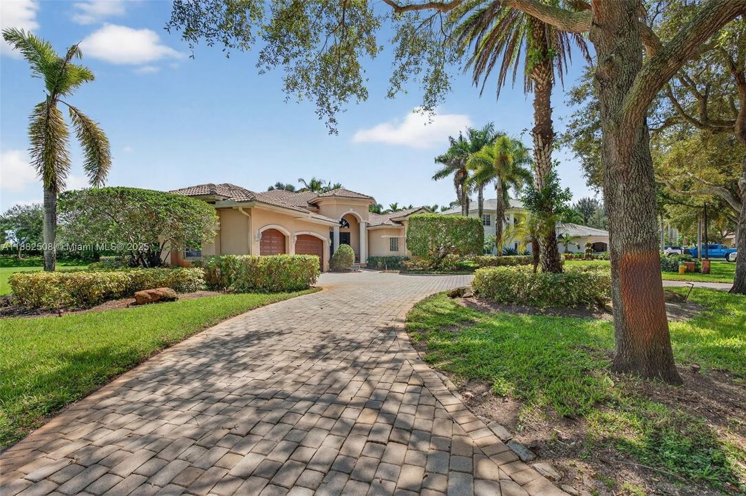 For Sale: $1,850,000 (5 beds, 3 baths, 3964 Square Feet)