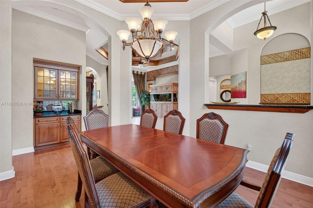 For Sale: $1,850,000 (5 beds, 3 baths, 3964 Square Feet)