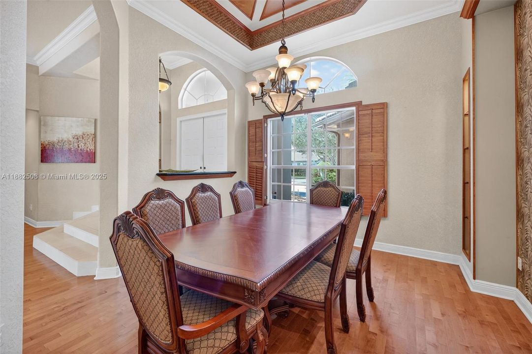 For Sale: $1,850,000 (5 beds, 3 baths, 3964 Square Feet)