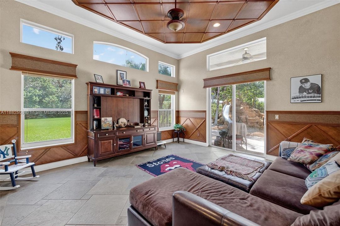 For Sale: $1,850,000 (5 beds, 3 baths, 3964 Square Feet)