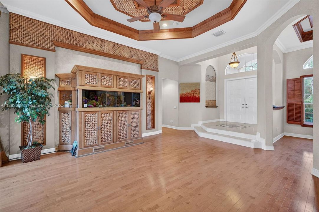 For Sale: $1,850,000 (5 beds, 3 baths, 3964 Square Feet)