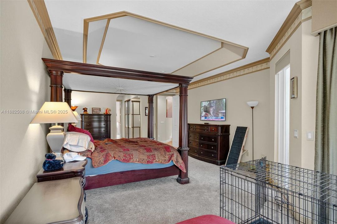 For Sale: $1,850,000 (5 beds, 3 baths, 3964 Square Feet)