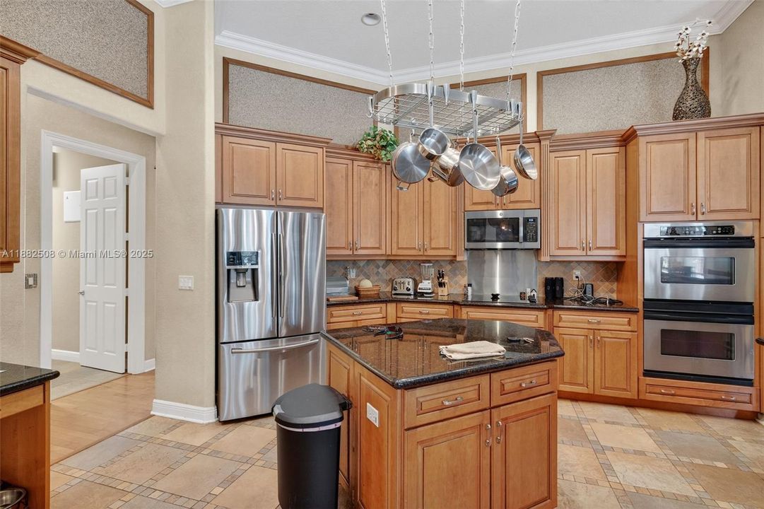 For Sale: $1,850,000 (5 beds, 3 baths, 3964 Square Feet)