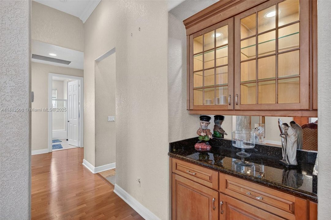 For Sale: $1,850,000 (5 beds, 3 baths, 3964 Square Feet)