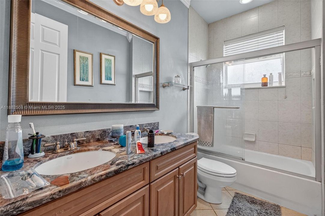 For Sale: $1,850,000 (5 beds, 3 baths, 3964 Square Feet)