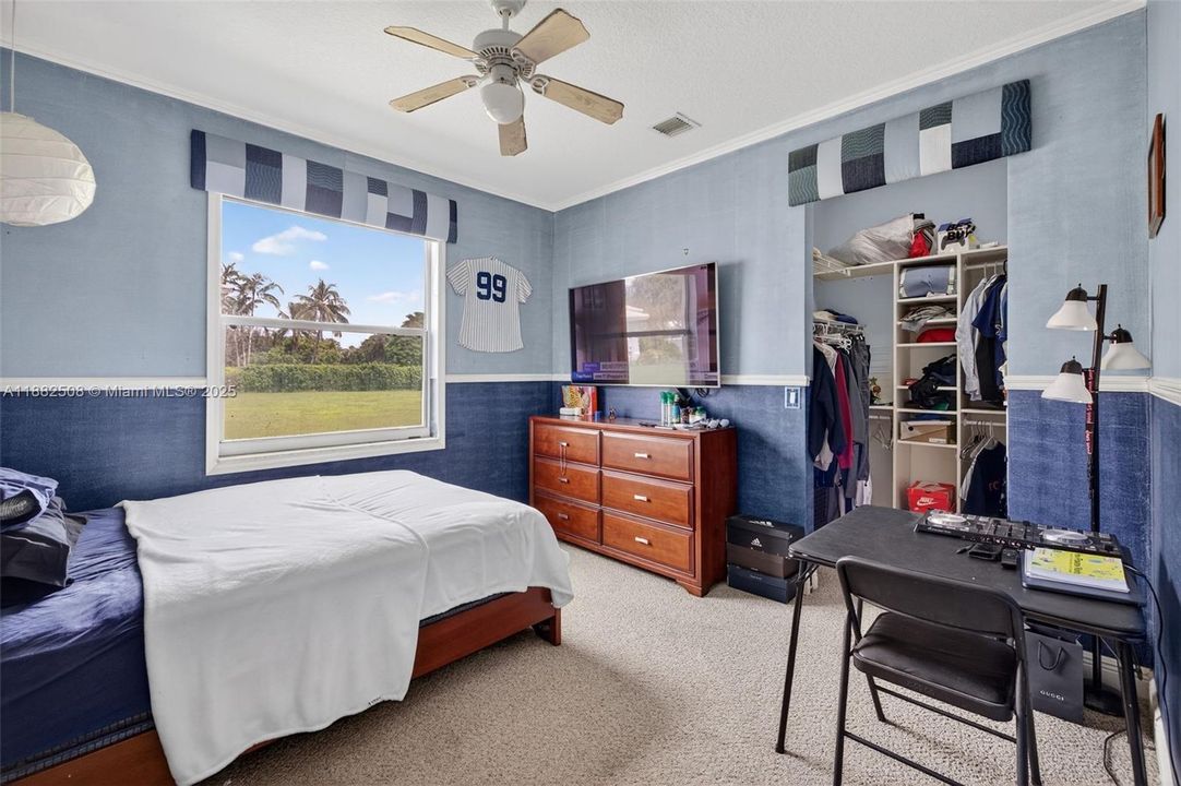 For Sale: $1,850,000 (5 beds, 3 baths, 3964 Square Feet)