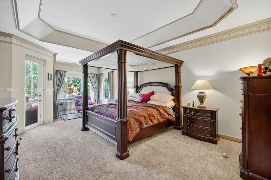 For Sale: $1,850,000 (5 beds, 3 baths, 3964 Square Feet)