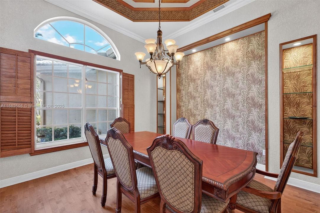 For Sale: $1,850,000 (5 beds, 3 baths, 3964 Square Feet)