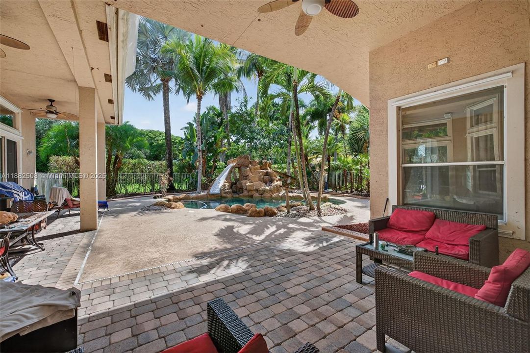 For Sale: $1,850,000 (5 beds, 3 baths, 3964 Square Feet)