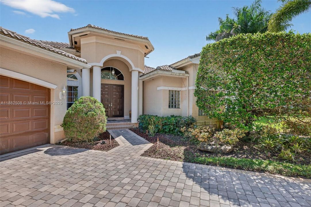 For Sale: $1,850,000 (5 beds, 3 baths, 3964 Square Feet)