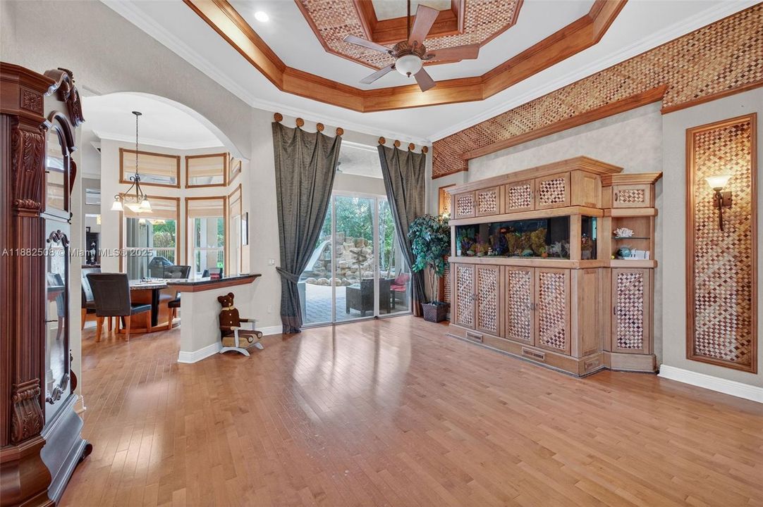 For Sale: $1,850,000 (5 beds, 3 baths, 3964 Square Feet)