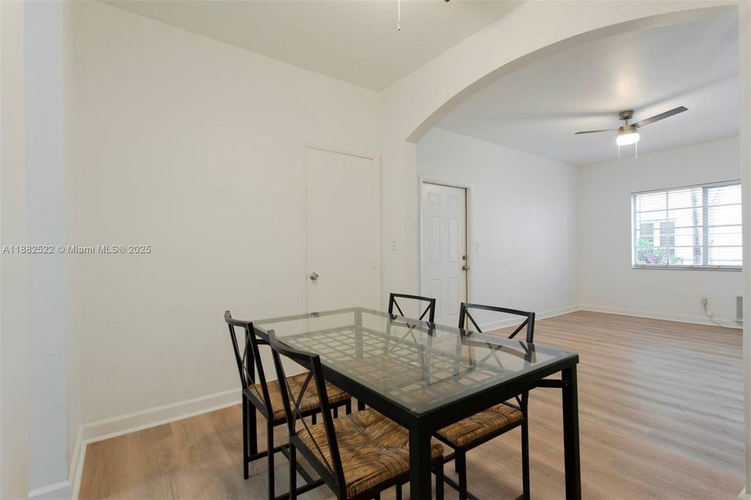 待售: $185,000 (0 贝兹, 1 浴室, 456 平方英尺)