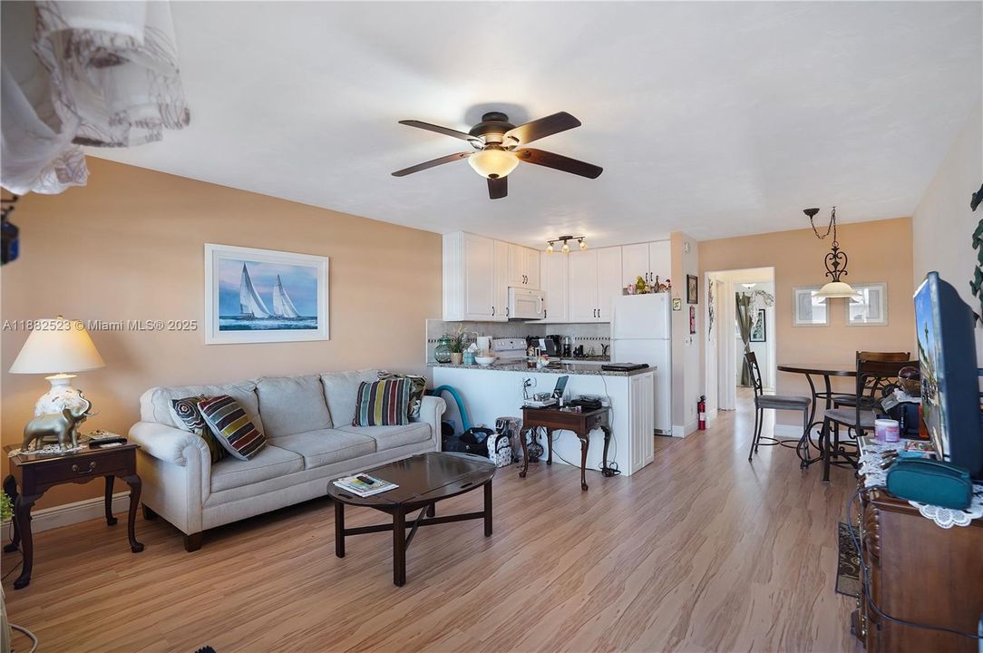 For Rent: $1,500 (1 beds, 1 baths, 625 Square Feet)