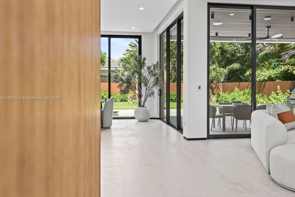 Active With Contract: $2,900,000 (4 beds, 4 baths, 3642 Square Feet)