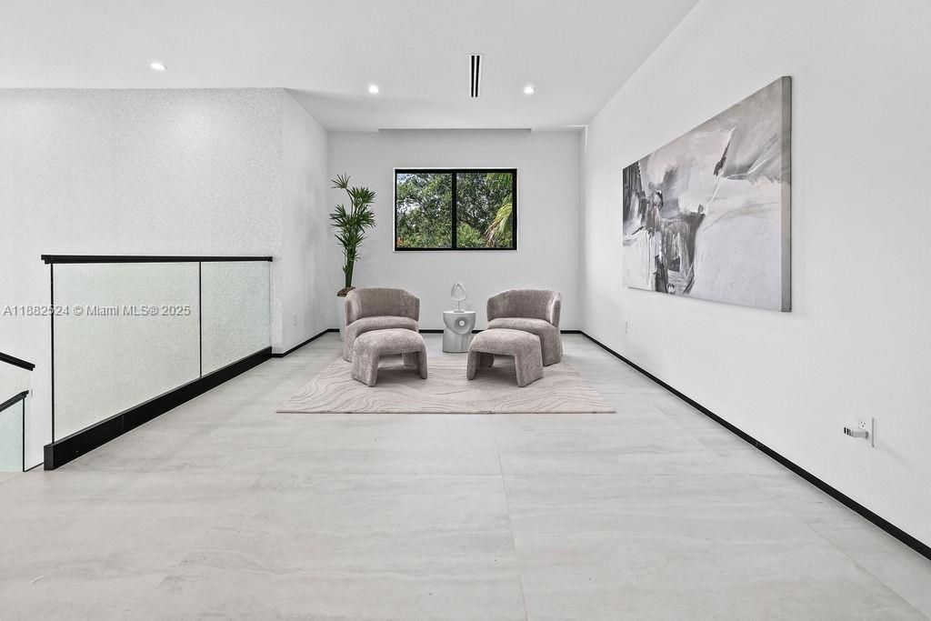 Active With Contract: $2,900,000 (4 beds, 4 baths, 3642 Square Feet)