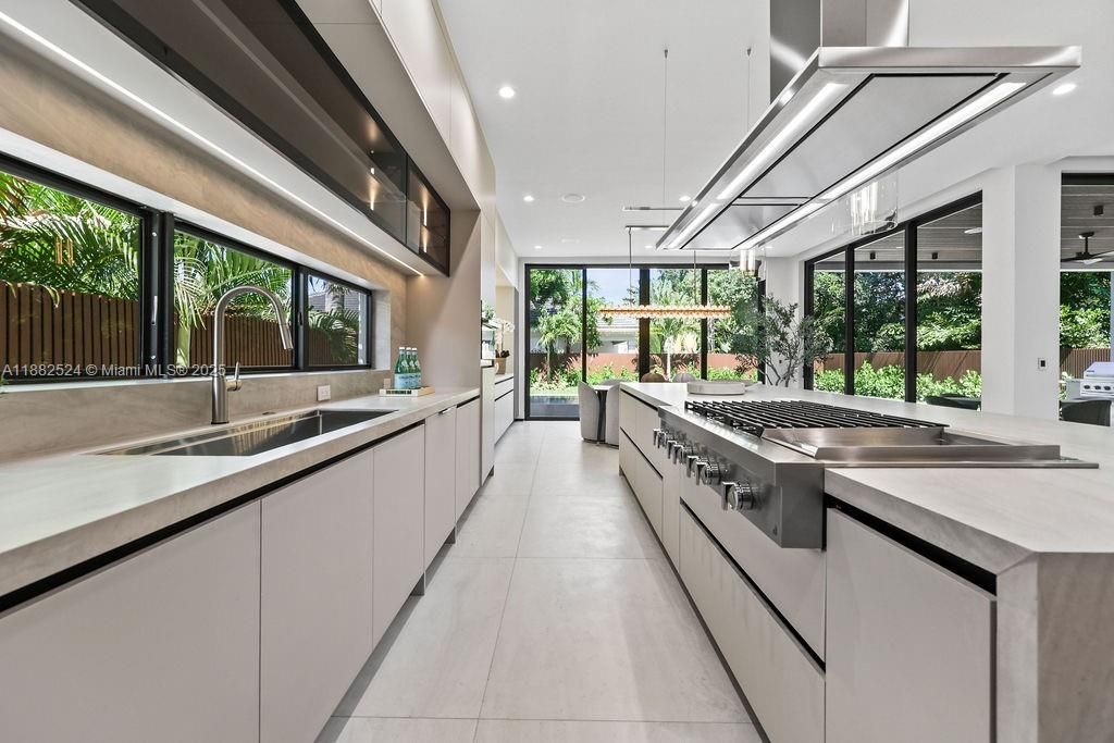 Active With Contract: $2,900,000 (4 beds, 4 baths, 3642 Square Feet)