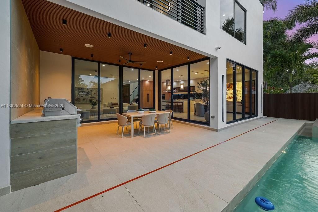 Active With Contract: $2,900,000 (4 beds, 4 baths, 3642 Square Feet)