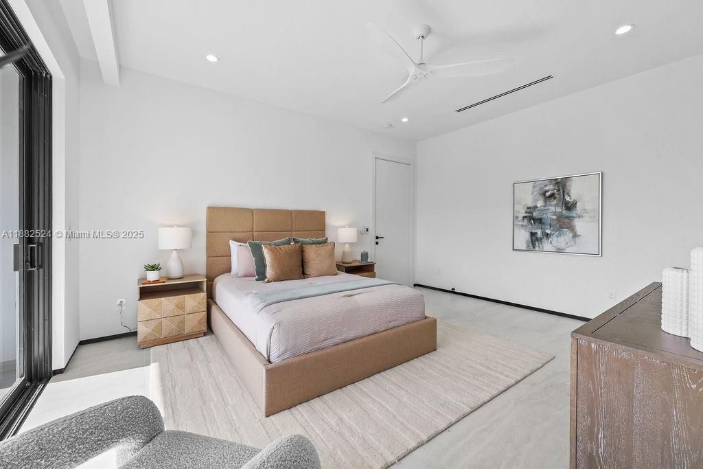 Active With Contract: $2,900,000 (4 beds, 4 baths, 3642 Square Feet)