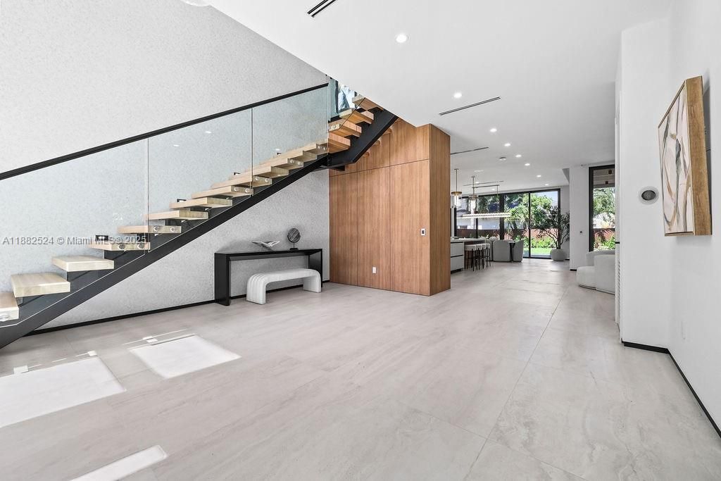 Active With Contract: $2,900,000 (4 beds, 4 baths, 3642 Square Feet)