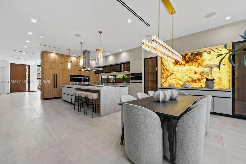 Active With Contract: $2,900,000 (4 beds, 4 baths, 3642 Square Feet)