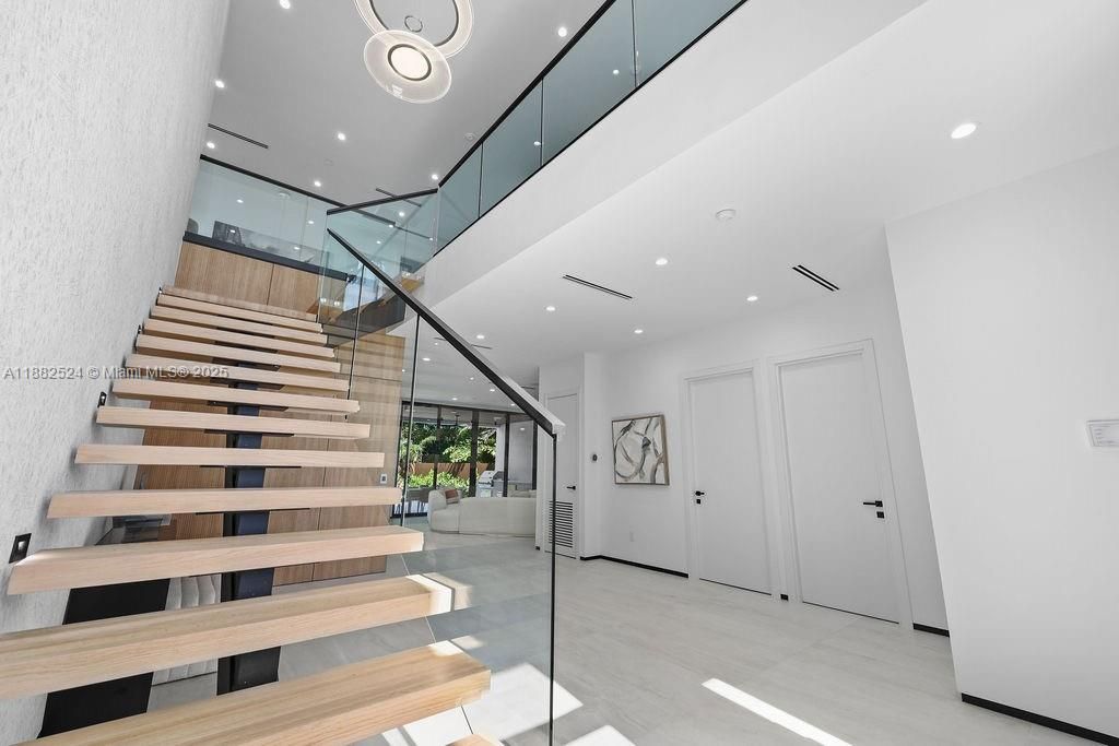 Active With Contract: $2,900,000 (4 beds, 4 baths, 3642 Square Feet)