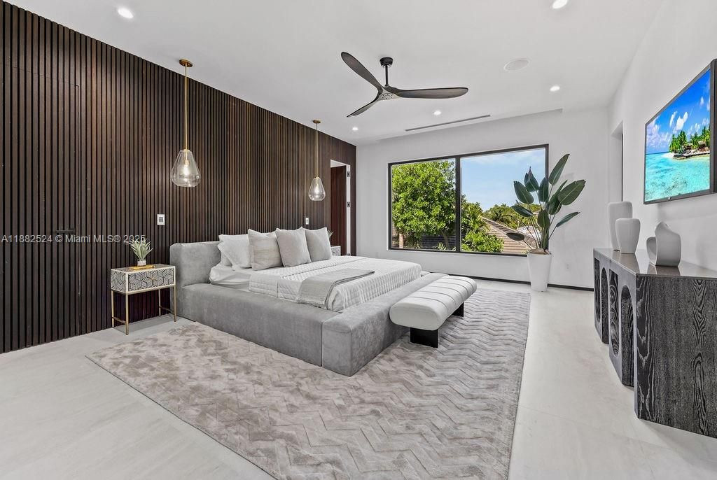 Active With Contract: $2,900,000 (4 beds, 4 baths, 3642 Square Feet)