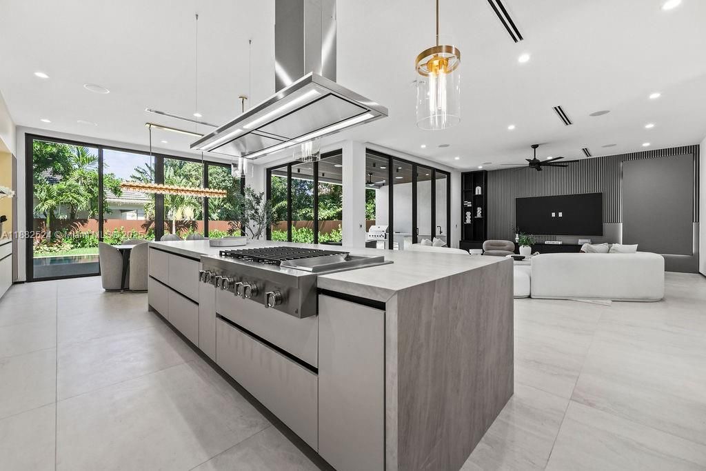 Active With Contract: $2,900,000 (4 beds, 4 baths, 3642 Square Feet)