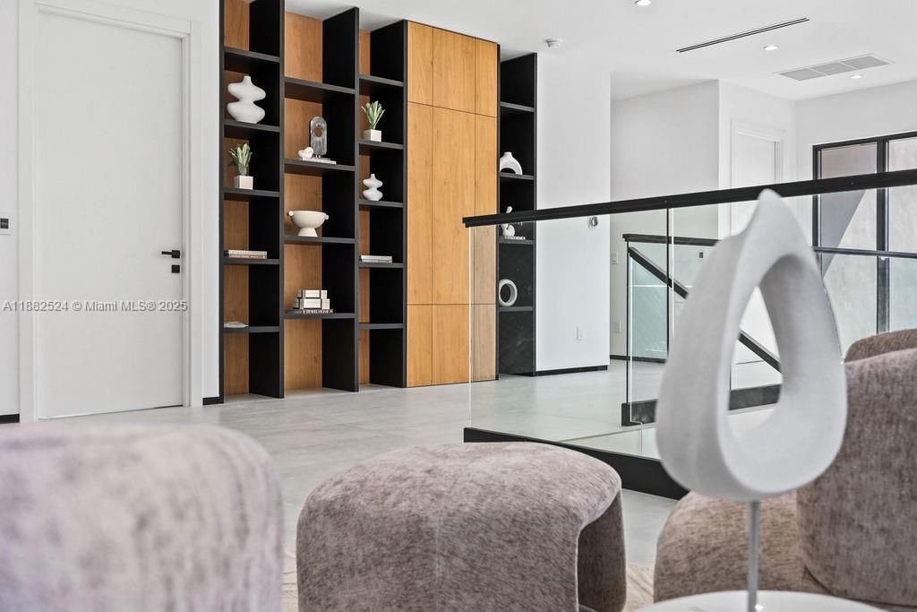 Active With Contract: $2,900,000 (4 beds, 4 baths, 3642 Square Feet)