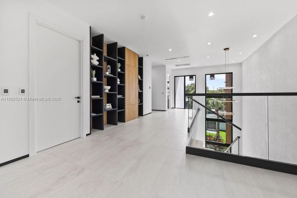 Active With Contract: $2,900,000 (4 beds, 4 baths, 3642 Square Feet)