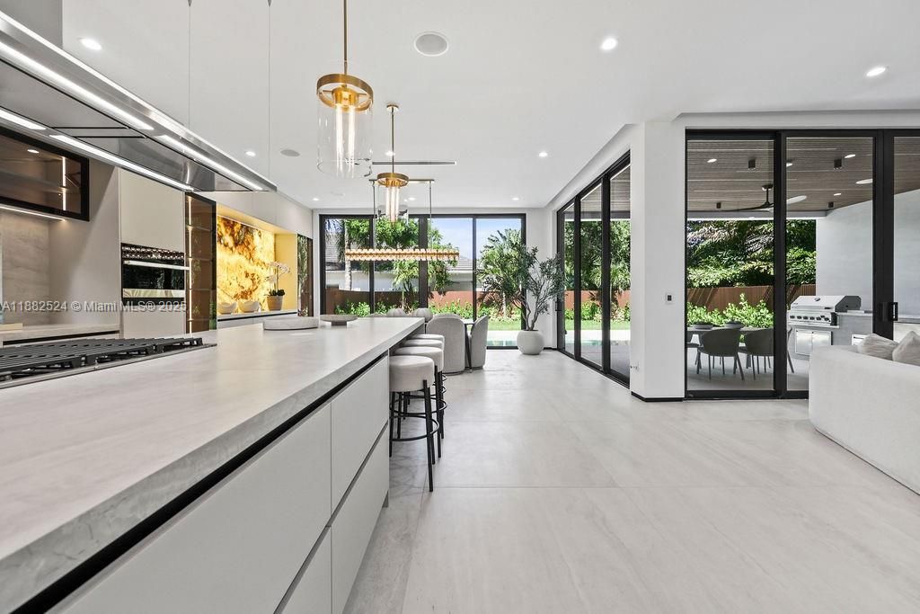 Active With Contract: $2,900,000 (4 beds, 4 baths, 3642 Square Feet)