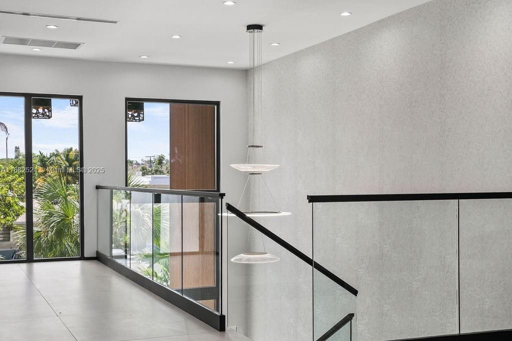 Active With Contract: $2,900,000 (4 beds, 4 baths, 3642 Square Feet)