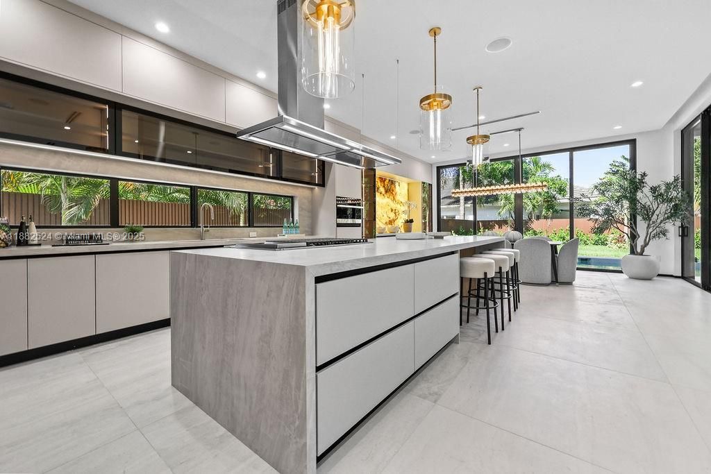 Active With Contract: $2,900,000 (4 beds, 4 baths, 3642 Square Feet)