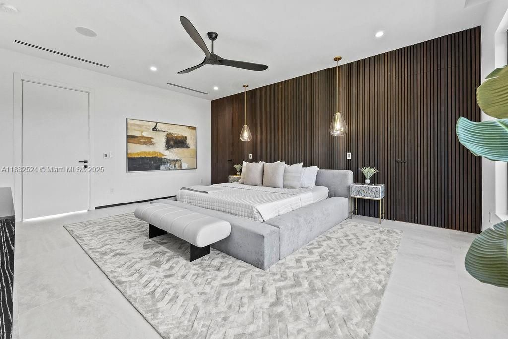 Active With Contract: $2,900,000 (4 beds, 4 baths, 3642 Square Feet)