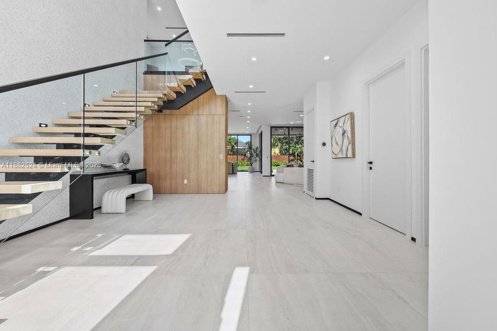 Active With Contract: $2,900,000 (4 beds, 4 baths, 3642 Square Feet)